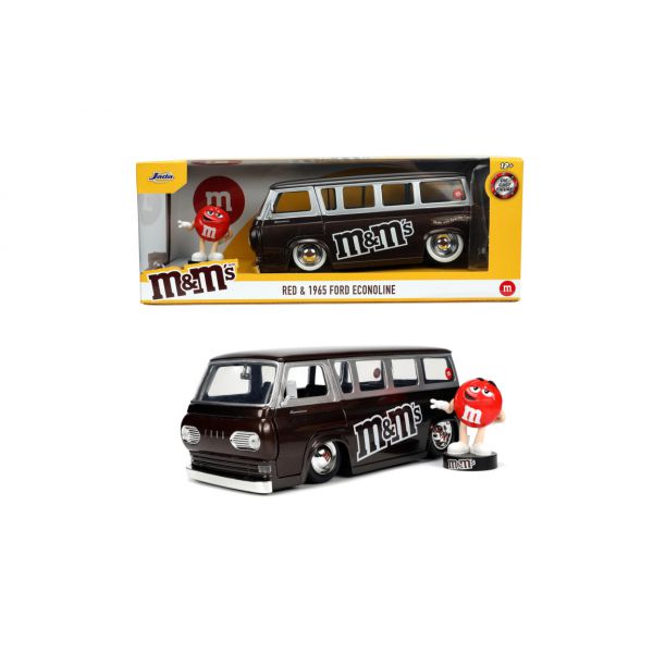 M&amp;Ms Red &amp; 1965 Ford Econoline Van 1:24 die-cast, freewheeling, opening parts, including Red cm.4 figure
