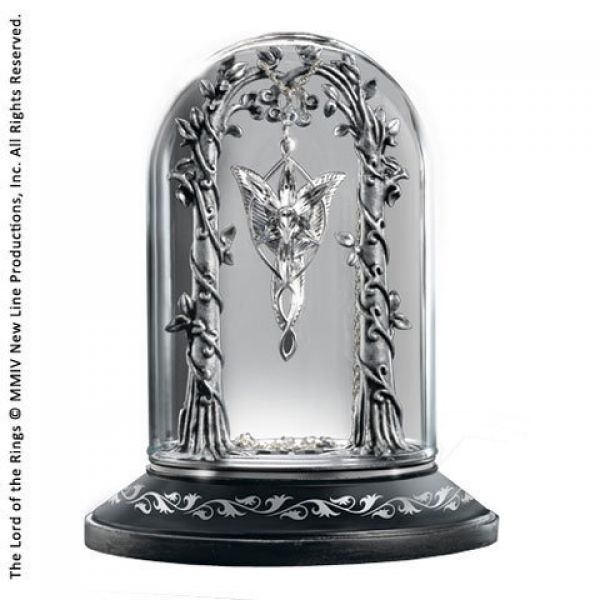 The Lord of the Rings: Evenstar Pendant Display